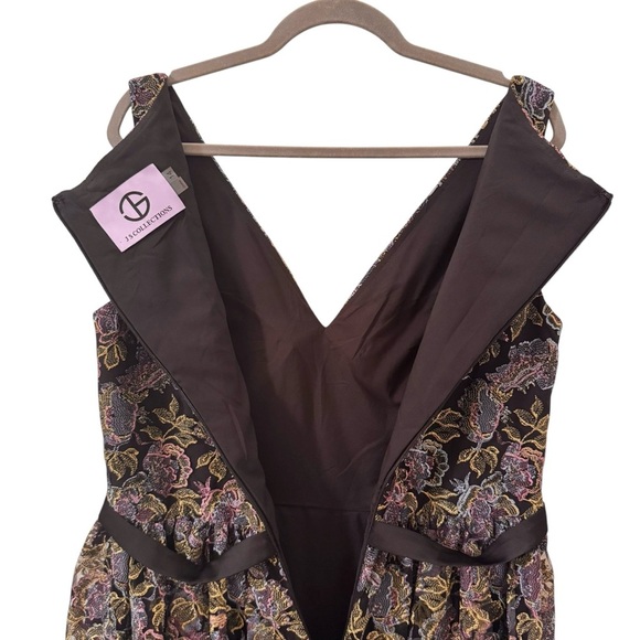 JS Collections Metallic Floral Lace Fit and Flare Midi Dress Size 14 - Picture 9 of 13